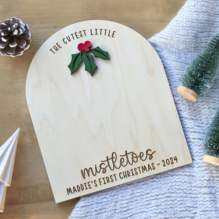 The Cutest Little Mistletoes DIY Footprint Craft