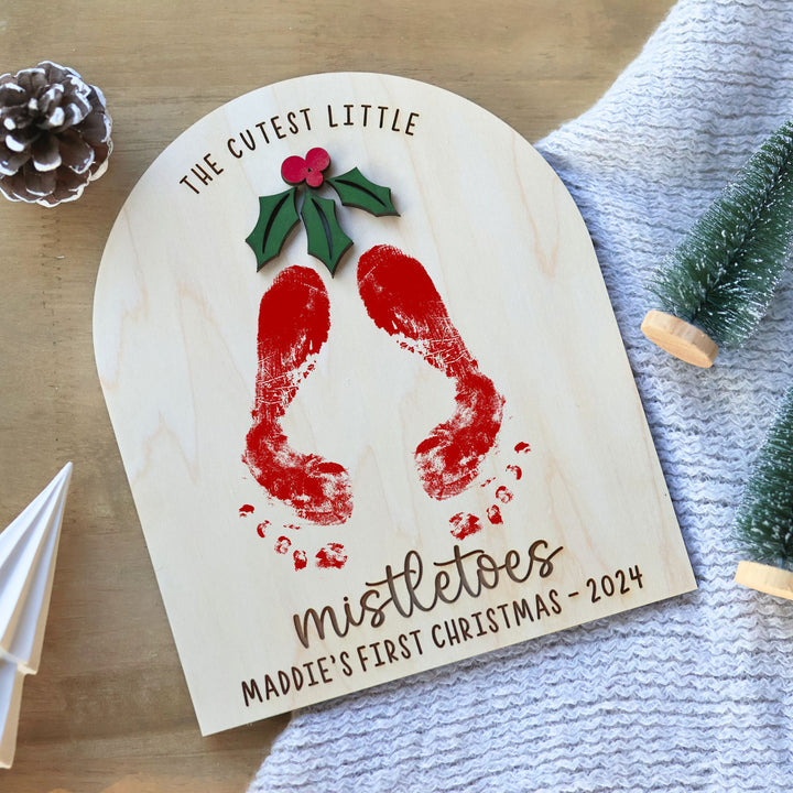 The Cutest Little Mistletoes DIY Footprint Craft