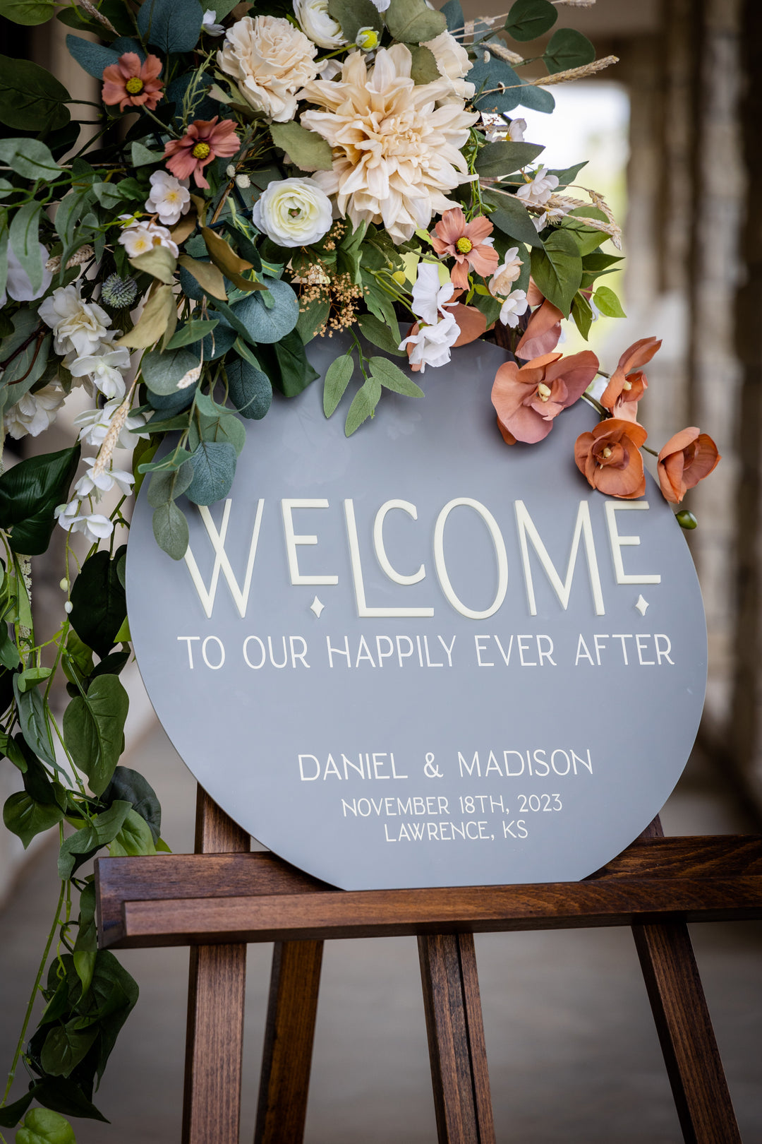 3D Acrylic Welcome Wedding Sign. Laser Welcome - Round Marisa